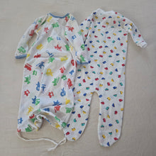 Load image into Gallery viewer, Vintage Cars/Animals Pattern PJs Bundle 0-3 months
