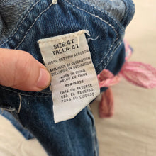Load image into Gallery viewer, Vintage Y2k Flower Denim Shortalls 4t
