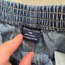 Load image into Gallery viewer, Y2k Cargo Jeans 24 months
