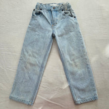 Load image into Gallery viewer, Vintage High Waisted Light Wash Jeans 4t
