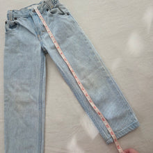 Load image into Gallery viewer, Vintage High Waisted Light Wash Jeans 4t
