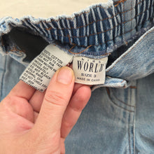 Load image into Gallery viewer, Vintage Rolled Cuff Jean Shorts kids 6/7
