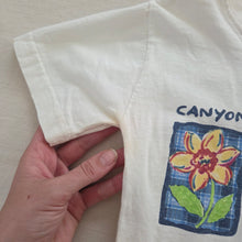 Load image into Gallery viewer, Vintage Canyon River Blues Flower Tee 5t
