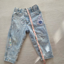 Load image into Gallery viewer, Vintage Guess Patched Acid Jeans 12 months
