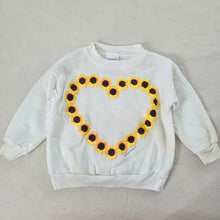 Load image into Gallery viewer, Vintage '97 Sunflower Heart Crewneck 4t
