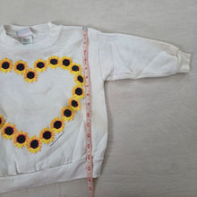 Load image into Gallery viewer, Vintage '97 Sunflower Heart Crewneck 4t
