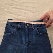 Load image into Gallery viewer, Vintage Lee Dark Wash Jeans kids 7
