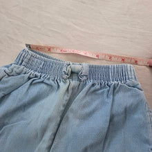 Load image into Gallery viewer, Vintage Bow Jean Shorts 5t/6
