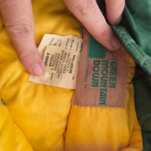 Load image into Gallery viewer, Vintage Colorful Down Vest 2t
