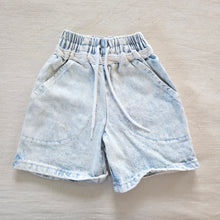 Load image into Gallery viewer, Vintage Acid Wash Jean Shorts 2t
