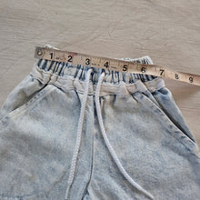 Load image into Gallery viewer, Vintage Acid Wash Jean Shorts 2t
