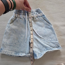 Load image into Gallery viewer, Vintage Acid Wash Jean Shorts 2t
