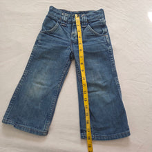 Load image into Gallery viewer, 70s Wrangler Flared Jeans 2t
