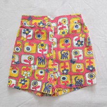 Load image into Gallery viewer, 70s Vintage Floral + Cat Shorts 5t
