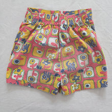 Load image into Gallery viewer, 70s Vintage Floral + Cat Shorts 5t
