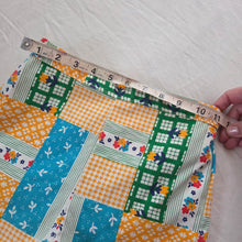 Load image into Gallery viewer, 70s Vintage Floral Patchwork Shorts kids 7/8
