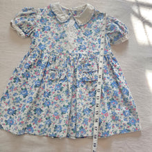 Load image into Gallery viewer, Vintage 60s Gorgeous Floral Dress 2t
