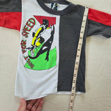 Load image into Gallery viewer, Vintage Skateboard Speed Tee 3t
