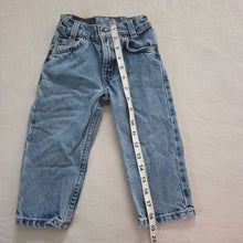 Load image into Gallery viewer, Vintage Levi's 550 Fit Jeans Orange Tab 2t/3t
