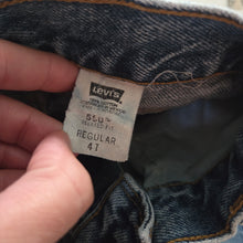 Load image into Gallery viewer, Vintage Levi's 550 Fit Jeans 3t/4t
