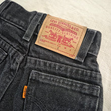 Load image into Gallery viewer, Vintage Levi's 550 Fit Black Jeans Orange Tab 5t SLIM
