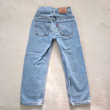 Load image into Gallery viewer, Vintage Levi's 550 Fit Jeans kids 7
