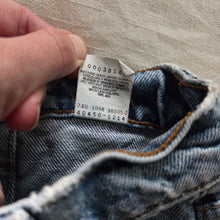 Load image into Gallery viewer, Vintage Levi's 550 Fit Jeans kids 8
