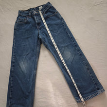 Load image into Gallery viewer, Vintage Levi's 569 Fit Jeans kids 8
