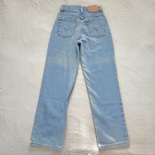 Load image into Gallery viewer, Vintage Levi's 550 Fit Jeans kids 11
