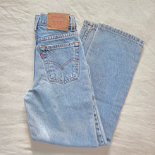 Load image into Gallery viewer, Vintage Levi's 550 Fit Jeans kids 11
