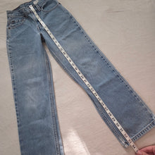 Load image into Gallery viewer, Vintage Levi's 550 Fit Jeans kids 11
