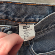 Load image into Gallery viewer, Vintage Levi's 550 Fit Jeans kids 11
