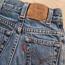 Load image into Gallery viewer, Vintage Levi's 550 Fit Jeans 4t SLIM
