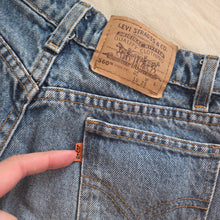 Load image into Gallery viewer, Vintage Levi's 560 Fit Jean Shorts Orange Tab kids 10
