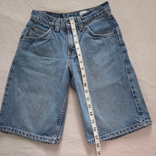 Load image into Gallery viewer, Vintage Levi's 560 Fit Jean Shorts Orange Tab kids 10
