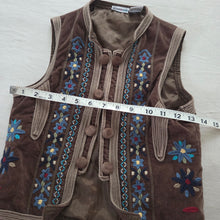 Load image into Gallery viewer, Vintage Mary-Kate &amp; Ashley Embroidered Vest kids 8/9
