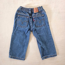 Load image into Gallery viewer, Vintage Levi's 526 Fit Jeans 18 months
