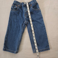 Load image into Gallery viewer, Vintage Levi's 526 Fit Jeans 18 months
