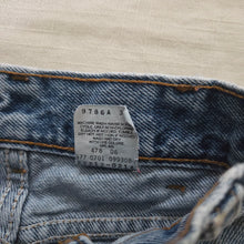 Load image into Gallery viewer, Vintage Levi's 550 Fit Jeans 2t/3t
