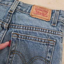 Load image into Gallery viewer, Y2k Levi's 550 Fit Jeans 5t

