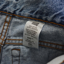 Load image into Gallery viewer, Y2k Levi's 550 Fit Jeans 5t
