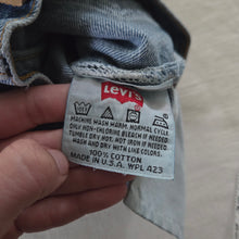 Load image into Gallery viewer, Vintage Levi's 501 Buttonfly Jeans 6-9 months
