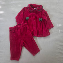 Load image into Gallery viewer, Vintage Wintery Velour Matching Set 3-6 months
