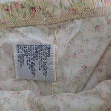 Load image into Gallery viewer, Vintage 2-Piece Floral Set 12-18 months
