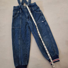 Load image into Gallery viewer, Vintage Suspender Jogger Jeans 5t
