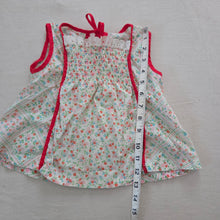 Load image into Gallery viewer, Vintage 70s Floral Flowy Shirt 2t
