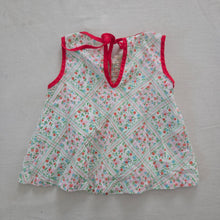Load image into Gallery viewer, Vintage 70s Floral Flowy Shirt 2t
