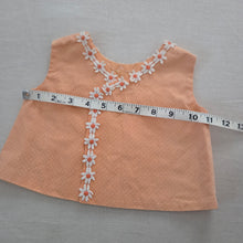 Load image into Gallery viewer, Vintage Floral Peach Top 3-6 months
