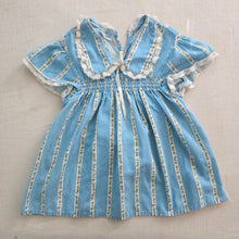 Load image into Gallery viewer, Vintage Wallpaper Floral Flowy Shirt kids 10 *button flaw
