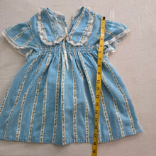 Load image into Gallery viewer, Vintage Wallpaper Floral Flowy Shirt kids 10 *button flaw
